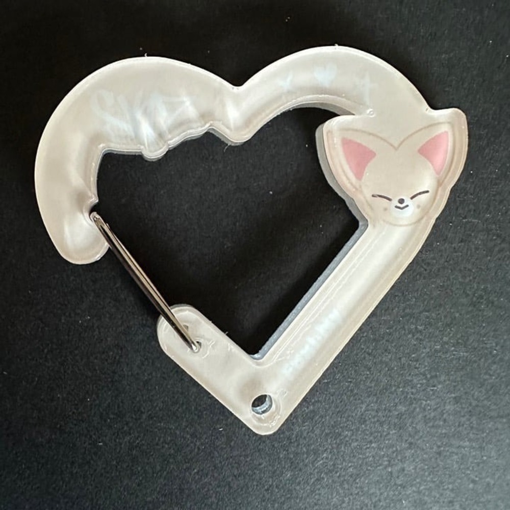 STRAY KIDS FoxI.N.y I.N. Heart Acrylic Carabiner